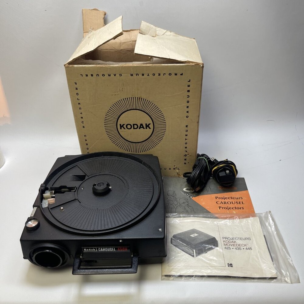 Vintage Kodak Carousel 650H Slide Projector w/ Orignal Box + Manual No tray Read